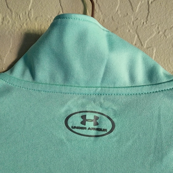 ⭐4/$20 Under Armour Pullover Size XS - Picture 6 of 9